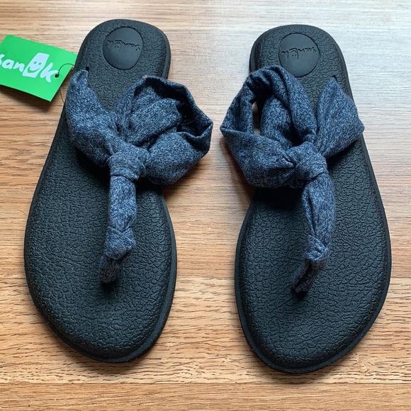 Sanuk sandals - Picture 4 of 5
